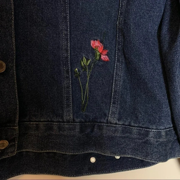 Vintage Cherokee Floral Embroidered Blue Jean Jacket Size Women’s  Large - Picture 4 of 9
